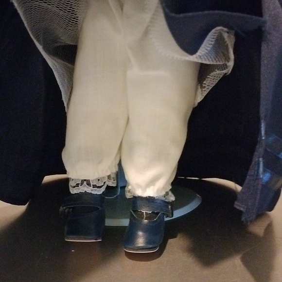 Anne Frank Porcelain Doll - Picture 11 of 13